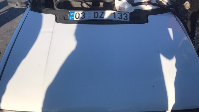 Burdur'da elektrik direğine çarpan otomobilin sürücüsü yaralandı
