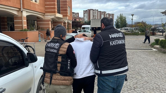 Kastamonu'da uyuşturucu operasyonunda gözaltına alınan 6 kişiden 1'i tutuklandı