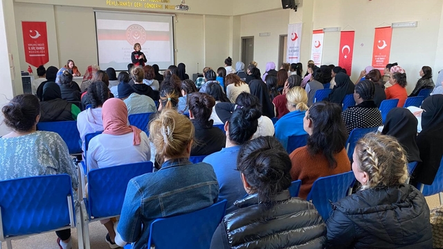 Kırklareli'nde yabancı uyruklu kadınlara eğitim verildi