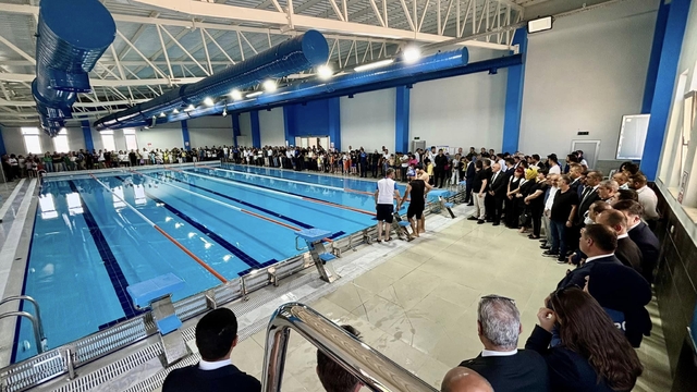 Suşehri'nde hizmete açılan yarı olimpik yüzme havuzundan 8 bin kişi faydalandı
