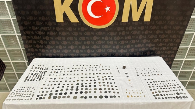 Manisa'da tarihi eser kaçakçılığı operasyonunda 2 şüpheli yakalandı