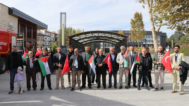 İsrail'in Filistin'e yönelik saldırıları Niğde'de protesto edildi