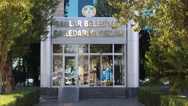 Eski Bağlar Belediye Başkanına rüşvet davasında 3 yıl 9 ay hapis cezası