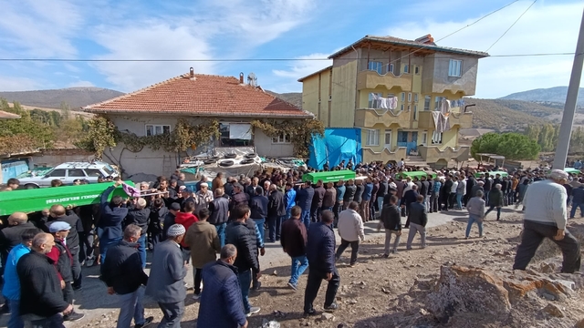 Afyonkarahisar'da trafik kazasında ölenlerin sayısı 5'e yükseldi