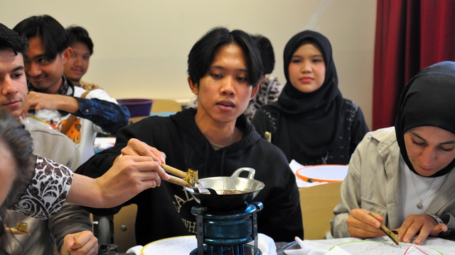 Eskişehir'deki Endonezyalı öğrenciler batik sanatını tanıttı