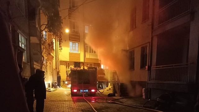 Beyşehir'de bir apartmanda çıkan yangın söndürüldü