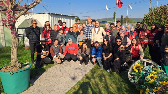Sakarya'da "özel" bireyler atlı terapiyle hayata bağlanıyor