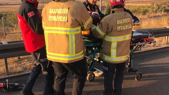 İstanbul-İzmir Otoyolu'nun Balıkesir kesimindeki trafik kazasında 3 kişi yaralandı