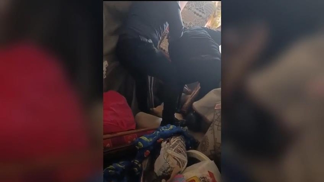 Firari hükümlü, saklandığı kanepenin altında yakalandı
