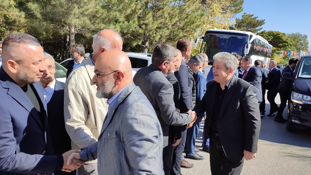 AK Parti Sarıoğlan İlçe Başkanı Özkurt göreve yeniden seçildi