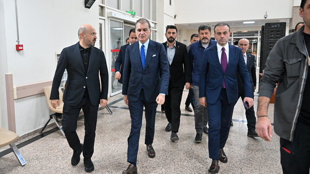 AK Parti Sözcüsü Çelik trafikte çıkan kavgada yaralanan kişinin ailesiyle görüştü