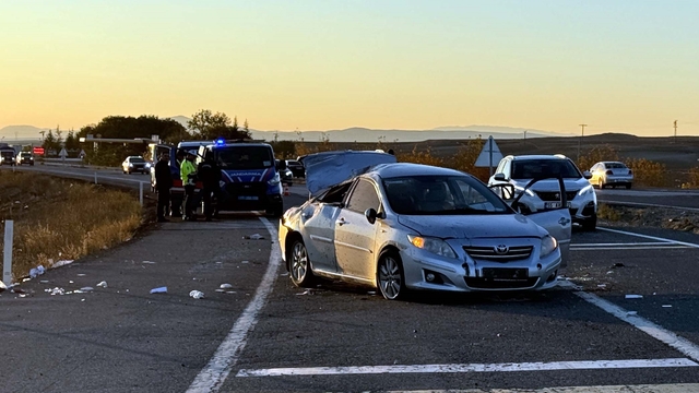 Kırıkkale'de devrilen otomobildeki 2 kişi öldü, 3 kişi yaralandı