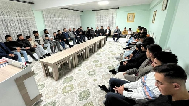 Seydişehir Belediye BaşkanI Ustaoğlu gençleri ziyaret etti
