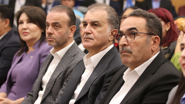 AK Parti Sözcüsü Ömer Çelik, Adana'da partisinin ilçe kongresinde konuştu: