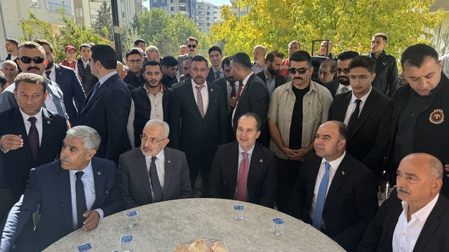 Yeniden Refah Partisi Genel Başkanı Erbakan, Şanlıurfa'da temaslarda bulundu