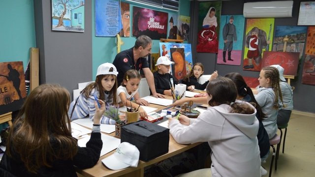 Makedon öğretmen ve öğrenciler Yüreğir ilçesini gezdi