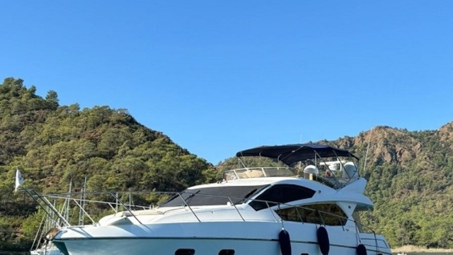 Fethiye açıklarında motor yatta 21 düzensiz göçmen yakalandı