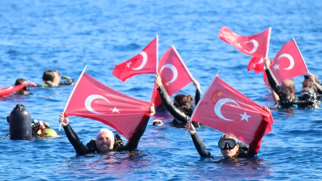 Antalya'da "Ecdadın Yolunda Cumhuriyet'e Saygı Yürüyüşü" yapıldı
