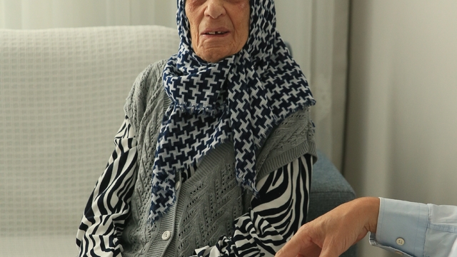 Cumhuriyet ile yaşıt Nuriye nine yıllara meydan okuyor