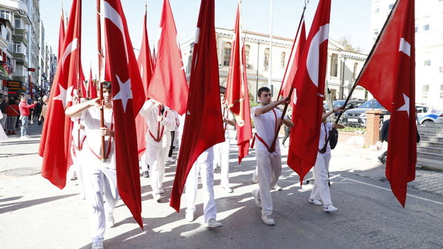 Samsun'da 1919 metre Türk bayrağıyla Cumhuriyet Yürüyüşü düzenlendi