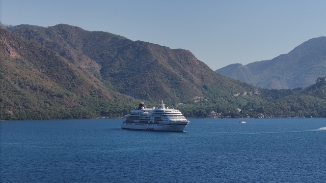Yolcu gemileri "Marella Discovery" ve "Europa" Marmaris'e geldi