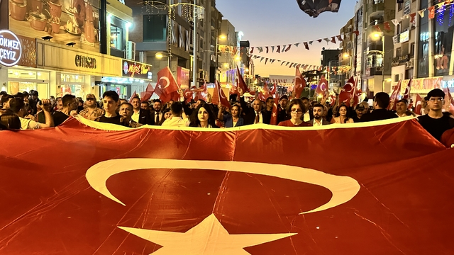 Hatay'da 29 Ekim Cumhuriyet Bayramı fener alayıyla kutlandı