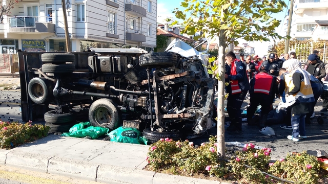 Kayseri'de freni patlayan kamyonun otomobile çarpması sonucu 1 kişi öldü, 6 kişi yaralandı