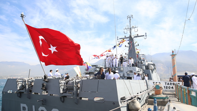 TCG Tarsus gemisi ve TCSG-304 botu, Hatay'da ziyarete açıldı