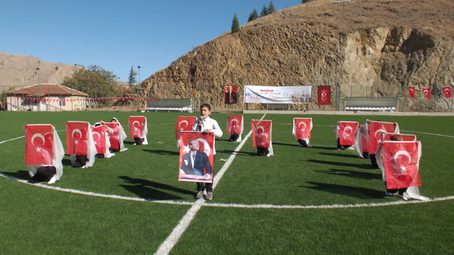 Keban'da Türkiye Cumhuriyeti'nin 101. yıl dönümü törenle kutlandı