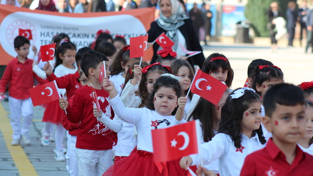 Bafra'da Cumhuriyet Bayramı'nın 101'inci yılı kutlandı