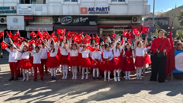 Salıpazarı'nda Cumhuriyet Bayramı kutlandı
