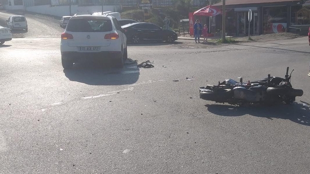 Otomobille motosiklet çarpıştı; komiser yardımcısı ağır yaralandı