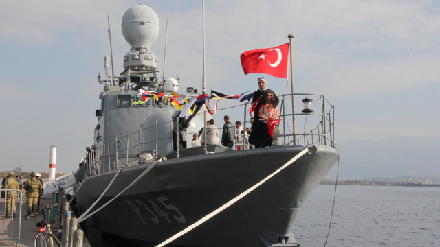 Savaş gemisi TCG Poyraz, Kocaeli'de halkın ziyaretine açıldı
