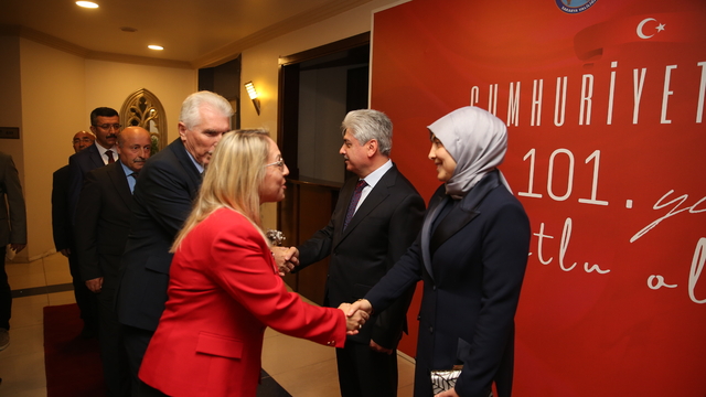 Sakarya'da Cumhuriyet'in 101. yılı dolayısıyla resepsiyon verildi