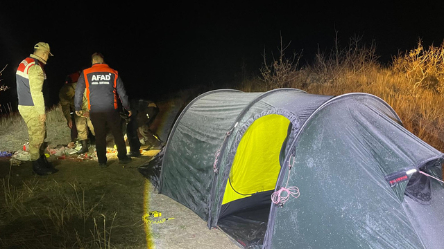 Nemrut Kalderası'nda ayı saldırısı nedeniyle mahsur kalan turist ekiplerce kurtarıldı
