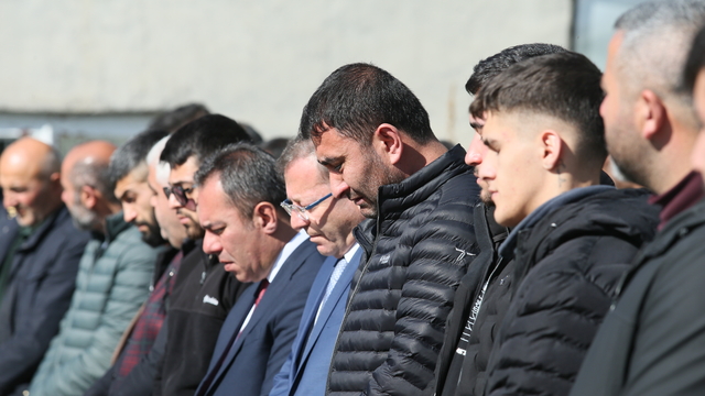 Kars'ta "maganda kurşunu"yla ölen 6 yaşındaki çocuk toprağa verildi