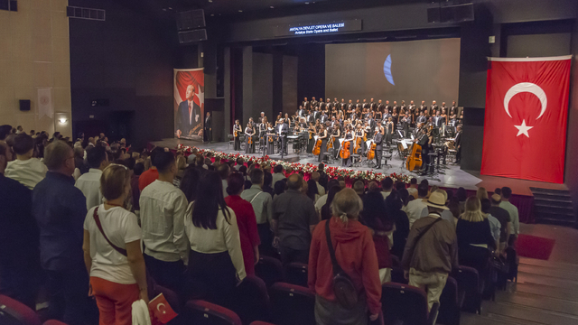 Antalya Devlet Opera ve Balesinden "Cumhuriyet Bayramı Konseri"