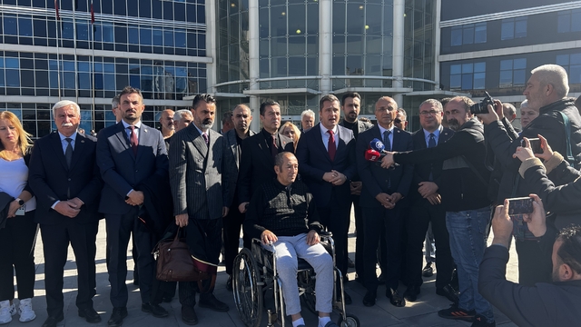 'Topal' şarkısı yüzünden yaralama sanıklarının yargılanmasına başlandı