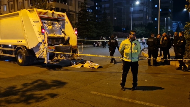 Diyarbakır'da çöp kamyonun çarptığı anne öldü, oğlu ağır yaralandı