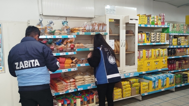 Şarkışla'da zabıta ekipleri marketleri denetledi