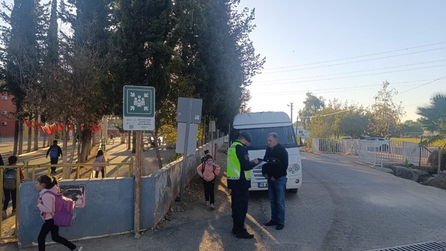 Serik'te okul servisleri ve tonaj yüklü araçlar denetlendi