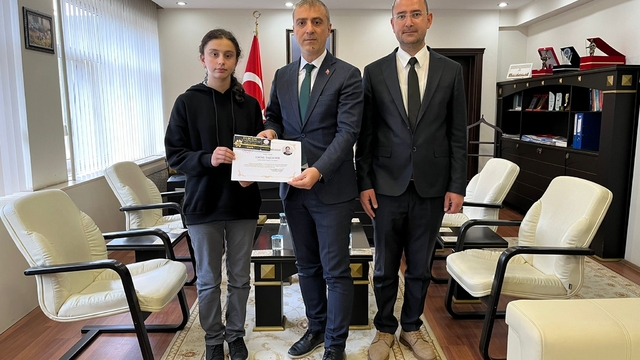 Terme'de "Dilimizin zenginlikleri" yarışmasında dereceye giren öğrenciler ödüllendirildi