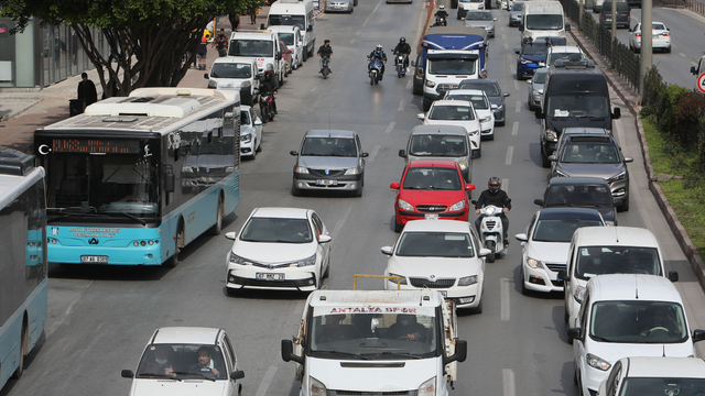 Motosiklet satışı, otomobili 'solladı'