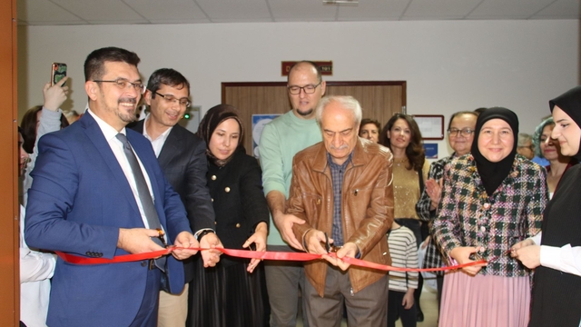 Karabük Üniversitesinde "100+1 Şehirlerarası Karma Sergisi" açıldı