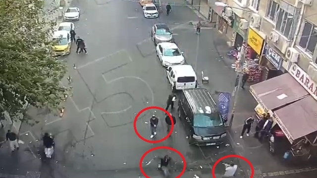 Döner bıçağıyla soyguna girdiği fırında 3 kişiyi yaralayan şüpheli, bacağından vurulup yakalandı (2)
