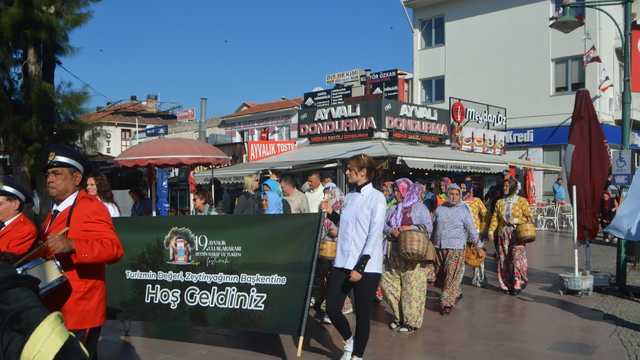 Balıkesir'de "19. Ayvalık Uluslararası Zeytin Hasat Festivali" başladı