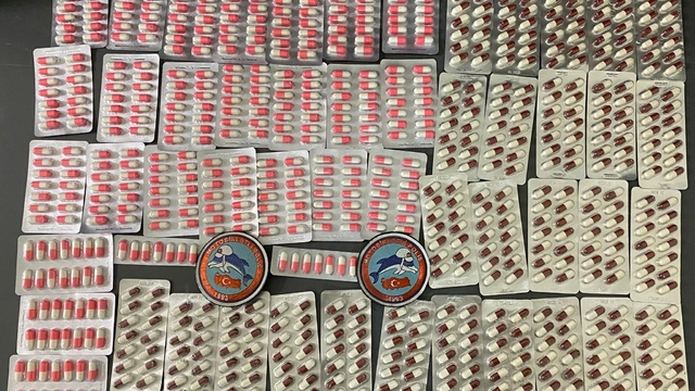Samsun'da şüphe üzerine durdurulan 2 kişinin üzerinde uyuşturucu bulundu