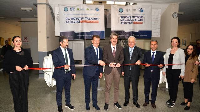 Bursa'da üç boyutlu tasarım atölyesi ve servo motor mekanizmaları laboratuvarı açıldı