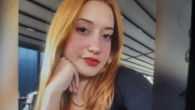 Mersin'de motosiklet, ağaca çarptı; 2 ölü
