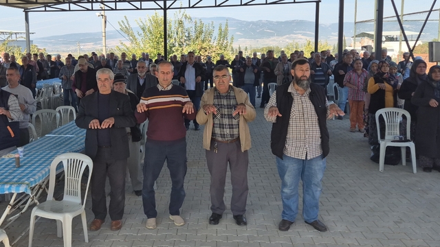 Turgutlu'da Cuma namazı sonrası yağmur duası yapıldı